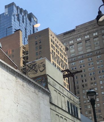 8D11CB3F-672F-444B-8A59-A4695F87BAF9